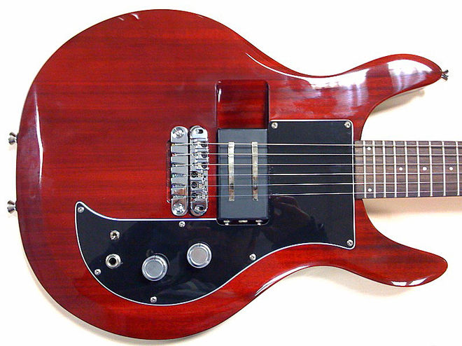 FIRST LOOK: Ampeg AMG100
